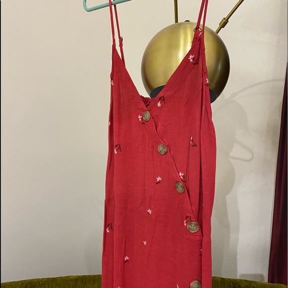 Summer dress, light and figure flattering - Picture 1 of 4